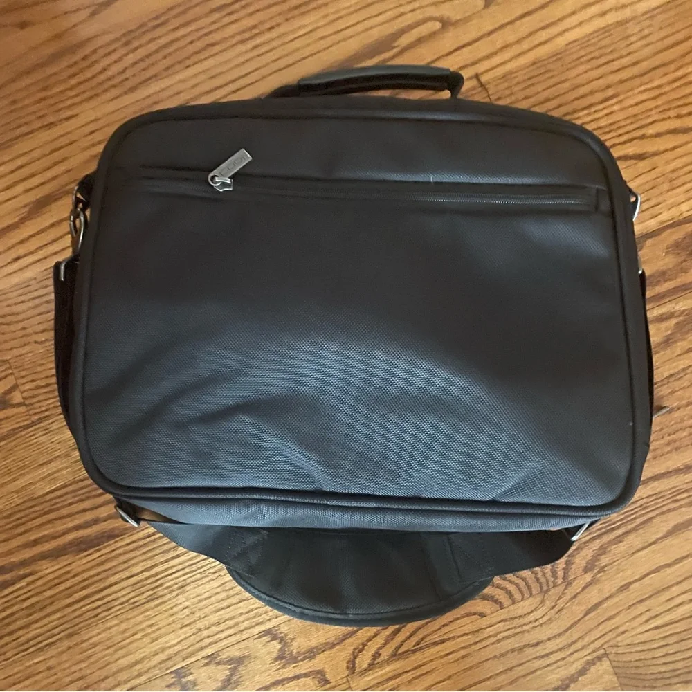 EUC Codi laptop bag